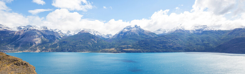 Obraz premium Lake in Patagonia
