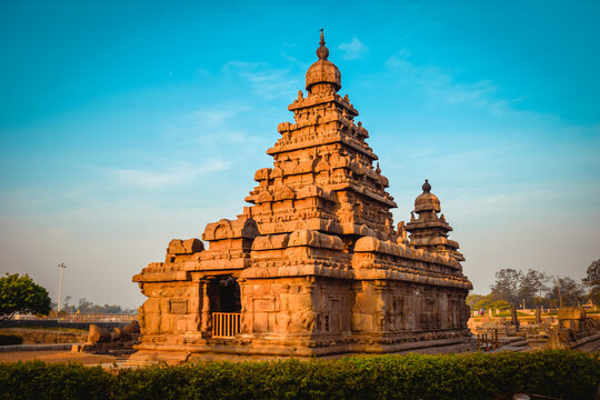 Shore temple in morning light built by Pallavas is UNESCO World Heritage Site located at Great South Indian architecture, Tamil Nadu, Mamallapuram or Mahabalipuram