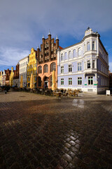 Die historische Altstadt am Alten Markt in der Weltkulturerbe- und Hansestadt Stralsund, Mecklenburg-Vorpommern, Deutschland