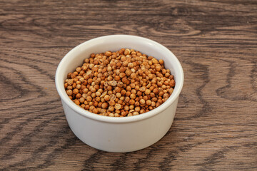 Coriander seeds in the bowl