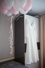 delicate wedding details in the morning	