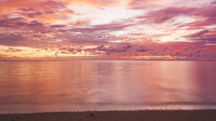 沖縄県・竹富町 西表島 夏のトゥドゥマリ浜の夕焼け