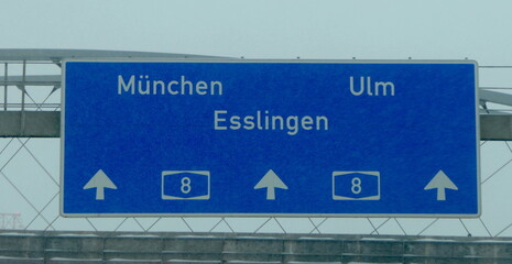 Schild Autobahn München Ulm Esslingen