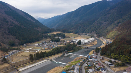 Fototapeta na wymiar 揖斐川町 粕川からの風景 ドローン空撮