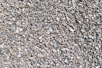 Layer of uniform sized pebbles