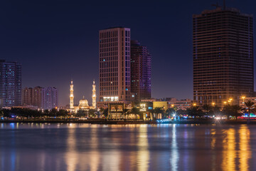 Fototapeta na wymiar Sharjah Waterfront, Khalid Lake