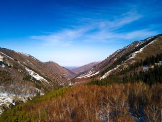 Obraz premium Landscape in the mountains in winter. Beautiful valley in the mountains.