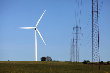 High voltage power line and a wind turbine