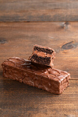 chocolate cream filled bar cakes