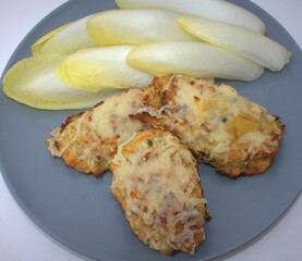 croquettes de chou ,carottes et viande hachée ,au fromage et endives