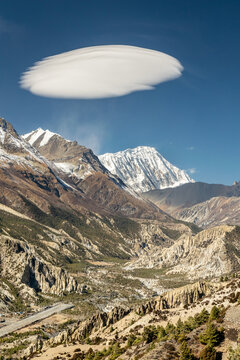 A UFO cloud over Tilicho Peak