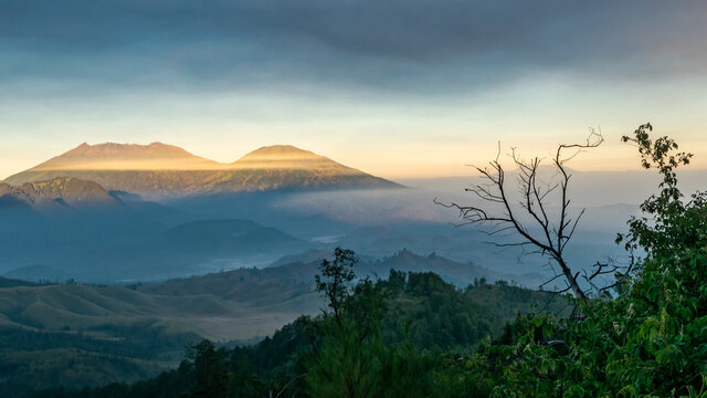A beautiful sunrise from Ijen volcano