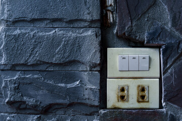 Electricity fireplug short circuit Endanger the user