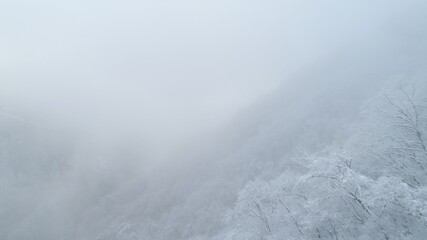 冬・雪山・ドローン・空撮