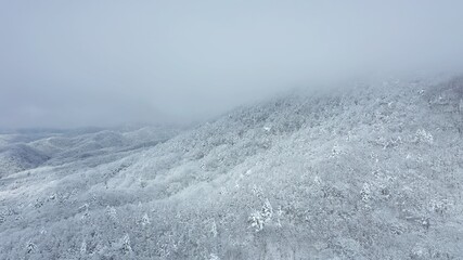 冬・雪山・ドローン・空撮