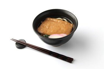 きつねうどん 油揚げ 白背景