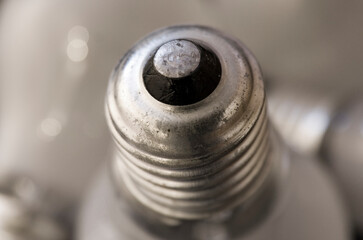 Glühbirne E 27 Fassung 2