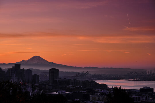 Downtown Seattle during sunrise, Photo 3 of a Panorama