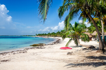 View of tropical Akumal Beach with kayak -  Riviera Maya, Tulum, Yucatán, Mexico
