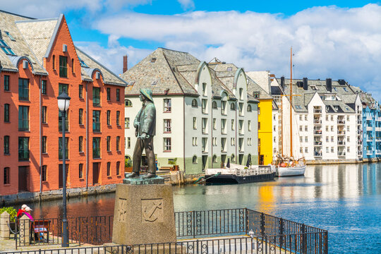 Fiskergutten or fisher boy statue, Brosundet Canal, Alesund, Norway