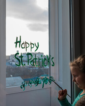 Drawing St. Patrick's Day Child painting green three-leaved shamrocks indoor, home decoration, quarantine family leisure