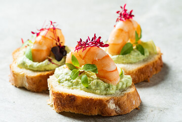 canape with cream cheese and shrimps