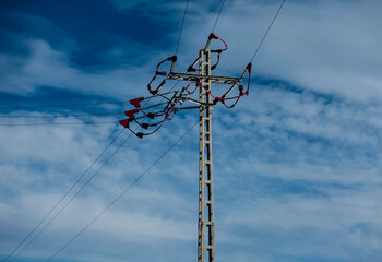 torre de alta tensi&oacute;n