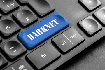 3D blaue Darknet Taste auf einer dunklen Tastatur