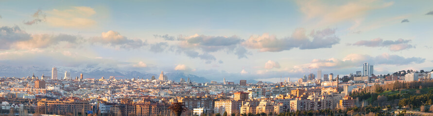 Fototapeta na wymiar high resolution of Madrid skyline