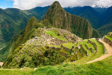 Inka Machu Picchu mit Wolkendecke