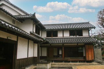 大阪富田林 古い木造家屋が残る寺内町 Wall Mural Wallpaper Murals 木村 亨 大阪富田林 古い木造家屋が残る寺内町 Wall Mural Wallpaper Murals 木村 亨