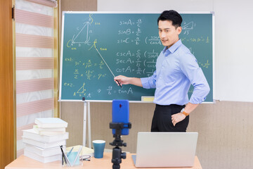 male math teacher teach online