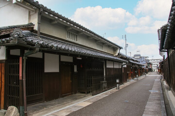 大阪富田林 古い木造家屋が残る寺内町 Wall Mural Wallpaper Murals 木村 亨 大阪富田林 古い木造家屋が残る寺内町 Wall Mural Wallpaper Murals 木村 亨