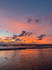 Naklejka premium colorful sky on the beach