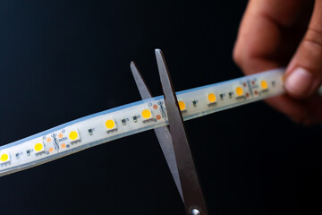 cutting led strip with scissors,installation of a diode tape