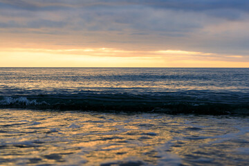 海　砂浜　夕日　冬の日本海