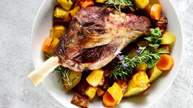 roasted lamb leg with potatoes