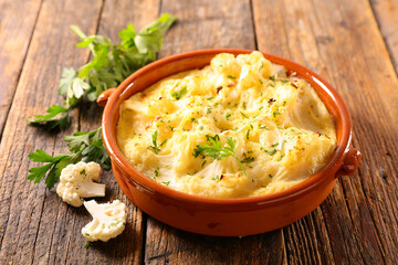 baked cauliflower gratin with cream and cheese