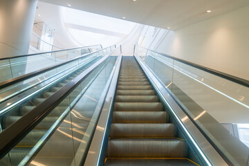Obraz premium The escalator is in the mall