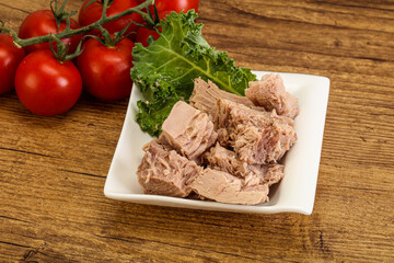 Canned tuna fillet in the bowl