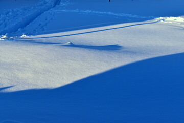 contrast photo of a snow field