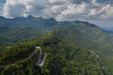 18 bends scenic road in Sri Lanka