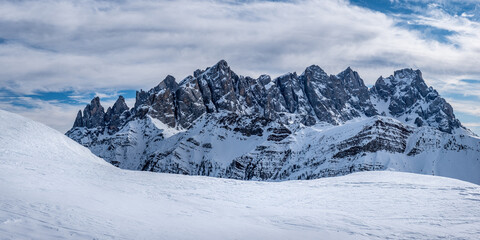 Fototapeta na wymiar Trentino, panoramica invernale