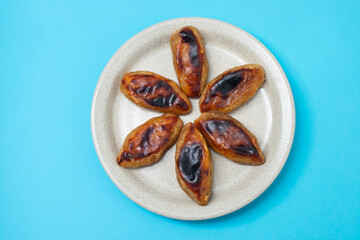 traditional portuguese sweets on the plate