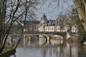 Fototapeta na wymiar Romorantin-Lanthenay, vieux pont sur la Sauldre et tour Jacquemart, Loir et Cher, France