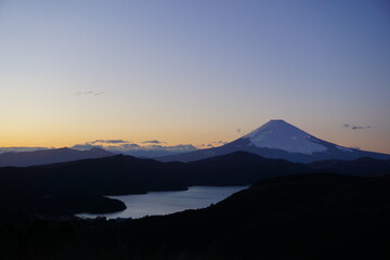 芦ノ湖と富士山