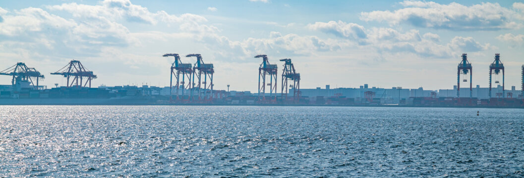 「コンテナヤード」の写真素材 8,191件の無料イラスト画像 Adobe Stock