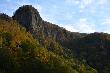 秋の岩山