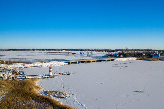 Aussicht auf den Hafen von Ummanz auf der Insel R&uuml;gen im Winter