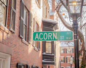 A street sign for historic Acorn St in Boston